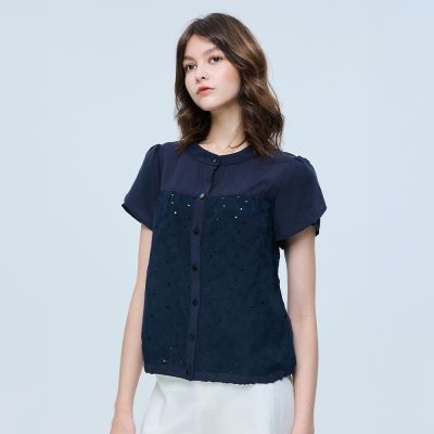 ILEY伊蕾 萊賽爾混紡花邊刺繡棉質上衣(深藍；M-2L)