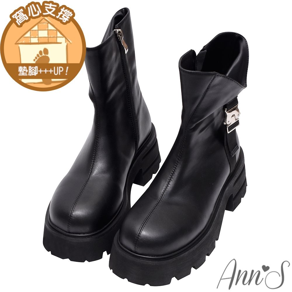 Ann’S防潑水材質-走整天都不累 設計感翻折釦帶顯瘦短靴6cm-黑
