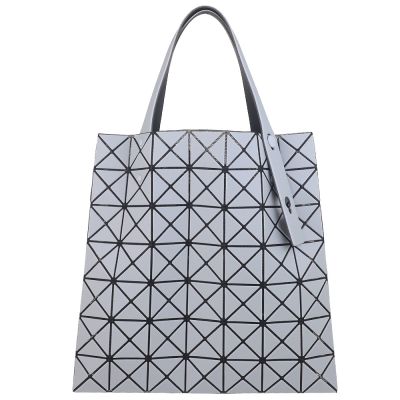 ISSEY MIYAKE 三宅一生 BAOBAO 淺灰色皮質三角格7x7肩背/手提包