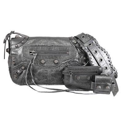 BALENCIAGA巴黎世家 BALENCIAGA Le Cagole XS 經典鉚釘釦小羊皮附耳機套+零錢包肩/斜背包(灰銀)