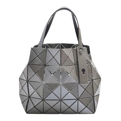 ISSEY MIYAKE 三宅一生 BAOBAO CARAT系列 4X4亮面手提包(珍珠灰)