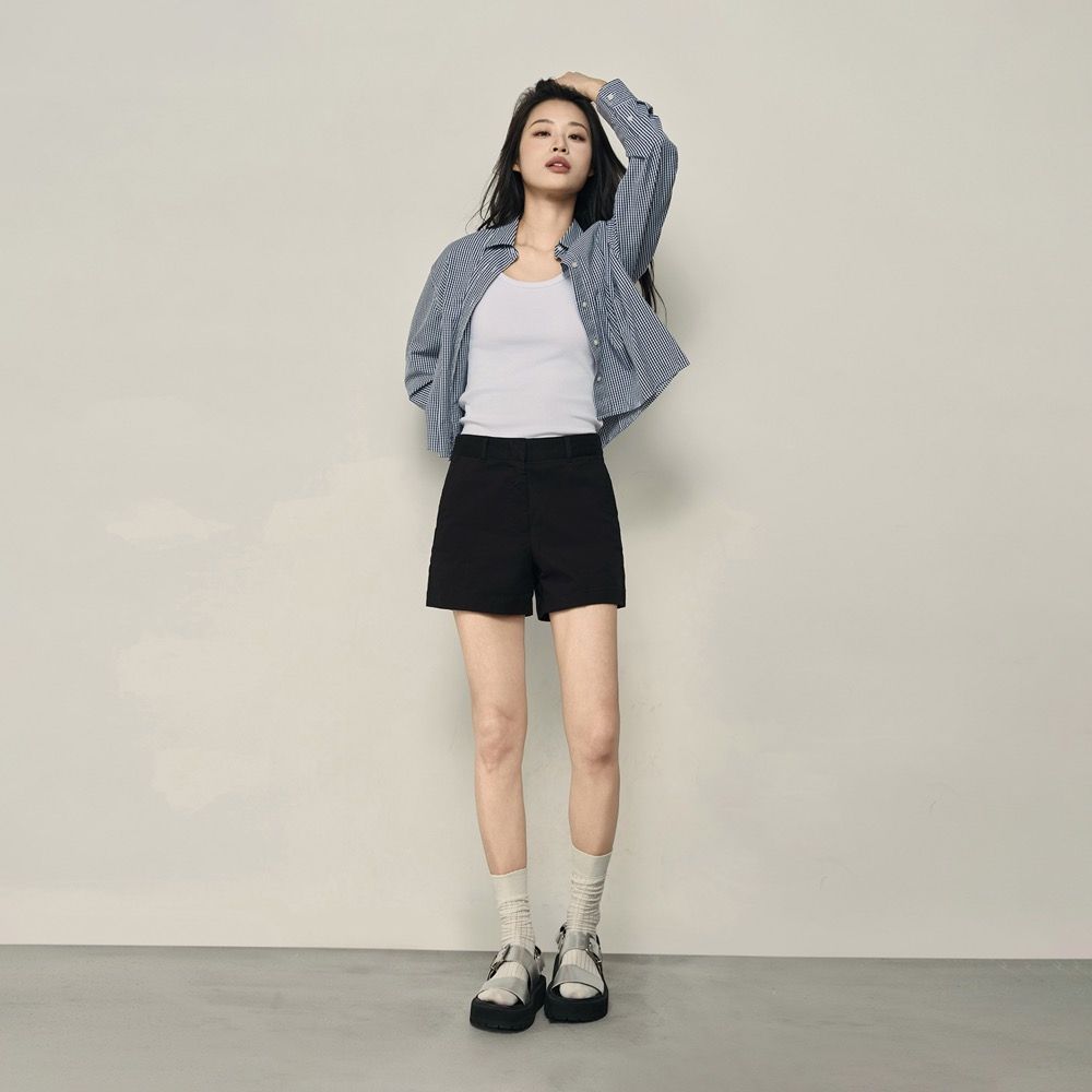 GIORDANO 韓國同款 女裝彈力棉中腰休閒短褲【多色任選】 (09 標誌黑)