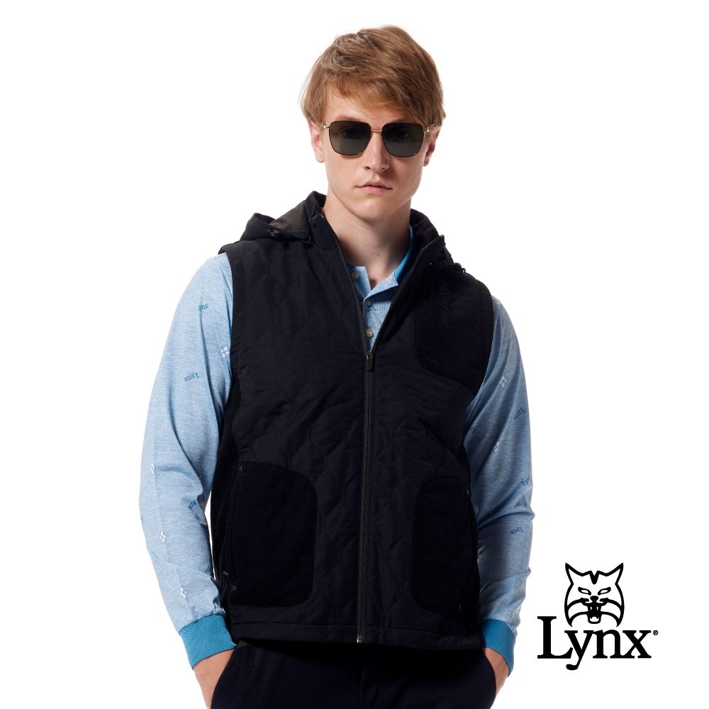 【Lynx Golf】男款石墨烯遠紅外線保暖抑菌除臭剪裁配布設計壓線造型拉鍊胸袋無袖可拆式連帽背心(二色) (黑色)