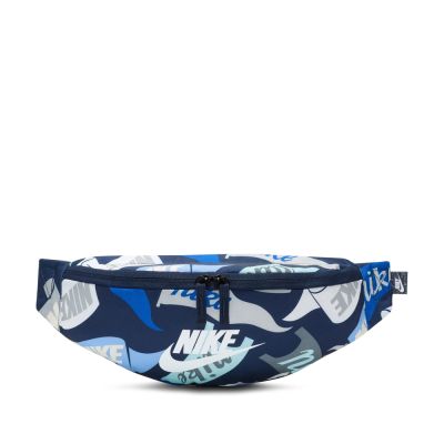 NIKE 腰包 小包 斜背包 運動包 NK HERTGE WSTPCK-PENANT TOSS 藍 HJ8368-451