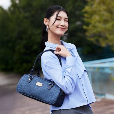 【satana】Denim 丹寧牛仔真皮背帶法棍包 手提 / 肩背 輕量 6.9吋手機 台灣製 SDNN0380 - 深丹寧藍