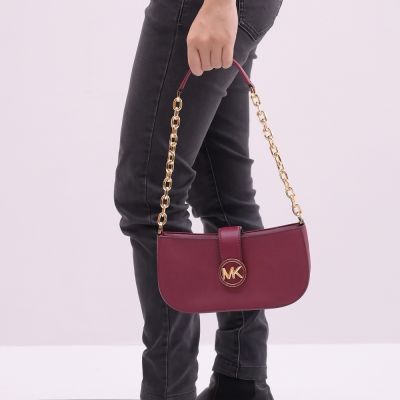 MICHAEL KORS CARMEN 金屬MK LOGO防刮肩背鍊包/淑女包/腋下包(莓果紅)