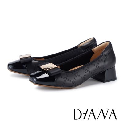 DIANA 漆皮拼接牛皮菱格紋方頭低跟鞋 黑色
