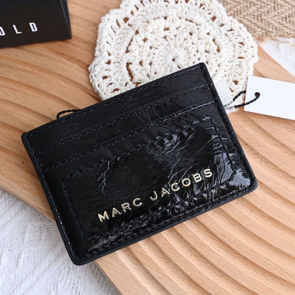 MARC JACOBS 金屬LOGO漆皮設計簡易卡片夾(黑)