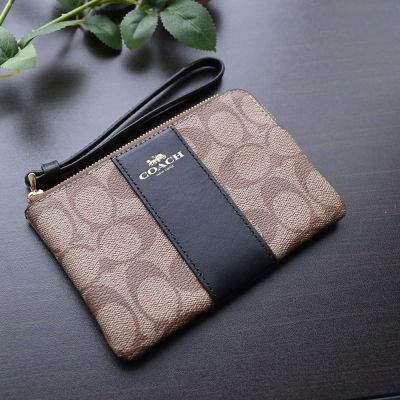 COACH 燙印LOGO皮革+PVC經典手拿包(駝/黑)