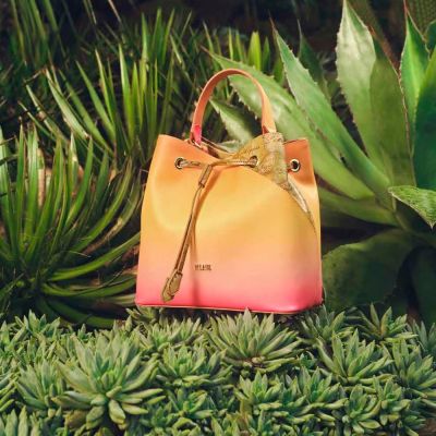 Alviero Martini 義大利地圖包 夕陽漸層水桶包24cm-橘粉色