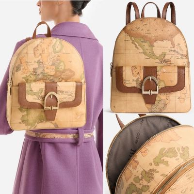 Alviero Martini 義大利地圖包 皮革釦環裝飾 拉鍊雙層後背包30cm-地圖黃x咖啡色