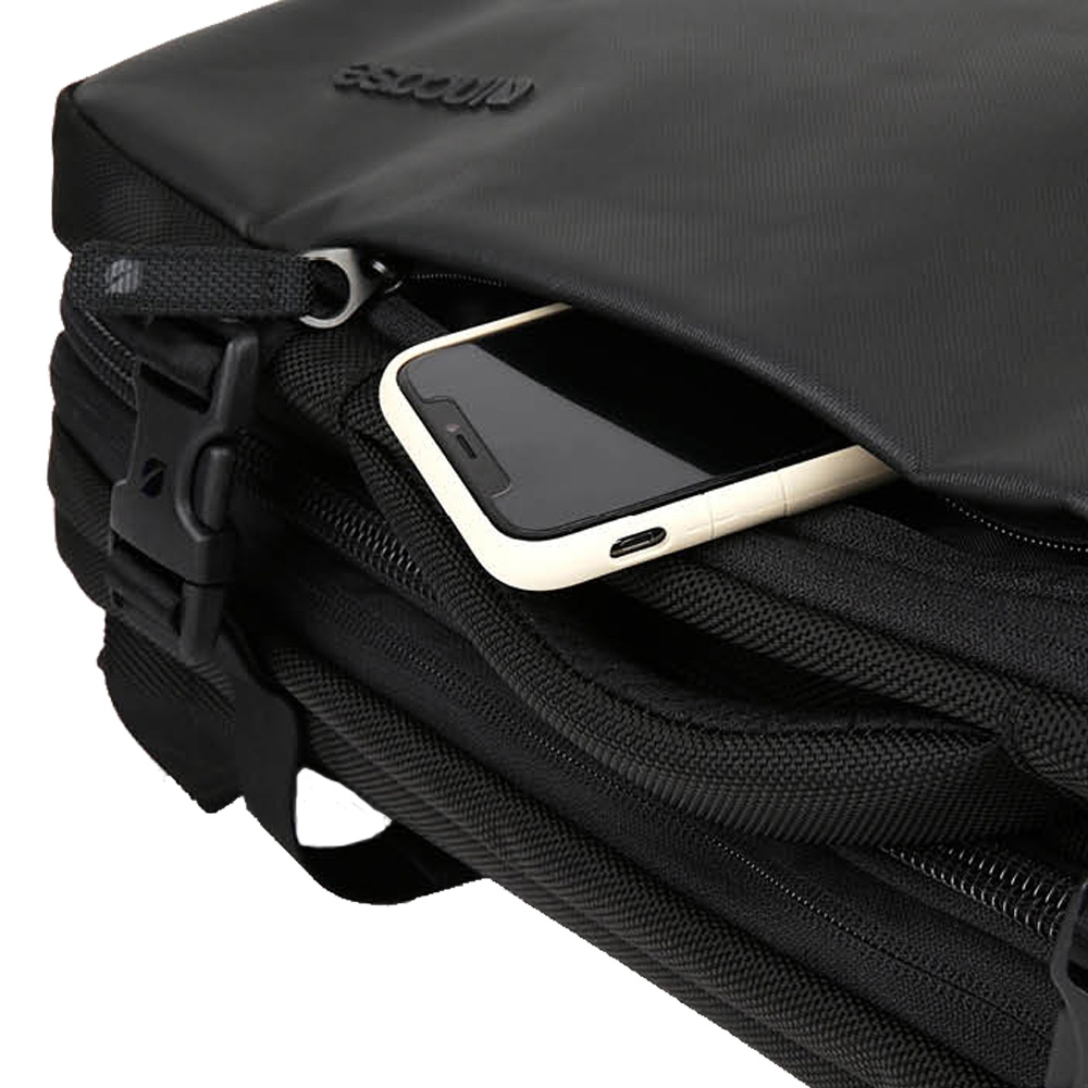 Incase EO Travel Backpack 16吋時尚輕巧後背式筆電旅行包(黑) 後