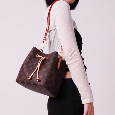 LOUIS VUITTON路易威登 Louis Vuitton LV路易威登 Neonoe BB 帆布束口手提斜背水桶包(M46581-咖)