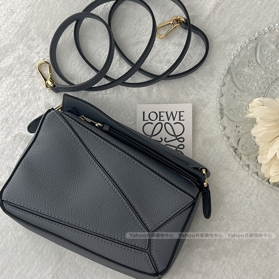 LOEWE 羅威 柔軟粒面小牛皮迷你 Puzzle 手袋 (瀝青灰)