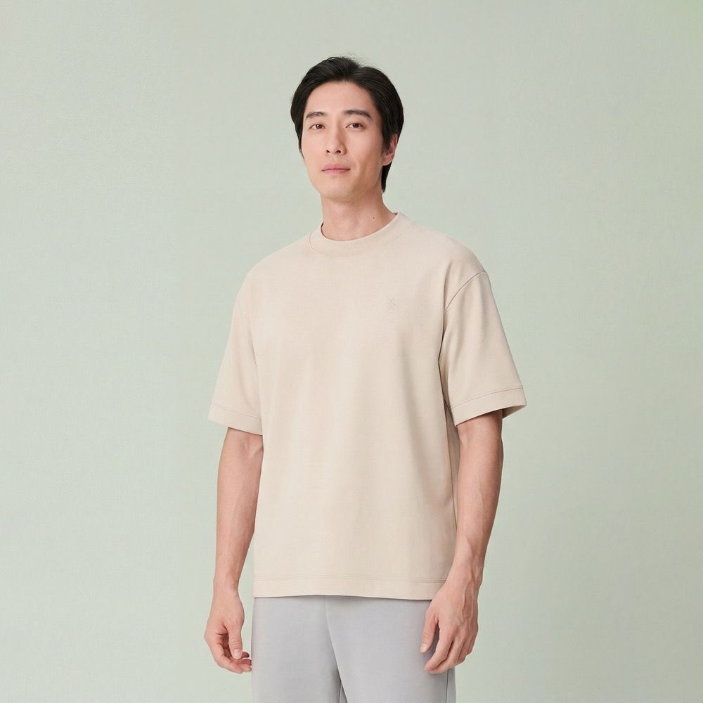 GIORDANO 男裝寬鬆圓領空氣棉短袖T恤 (04 米陶卡其)