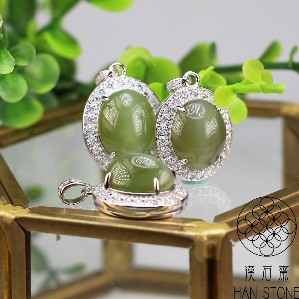 天然和田玉碧玉猫眼ペンダント 緑色 天然和田玉碧玉猫眼ペンダント 緑色 和田玉碧玉猫眼项链（76.2g） – 厚德